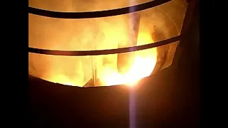 Spektakulär: Elektro- Lichtbogenofen (EAF- Electric Arc Furnace)