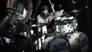 Tommy Clufetos playing the drums on the Black Sabbath at THE END tour in Melbourne 19/4/16