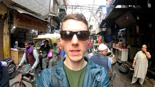 Walking in OLD DELHI India: Chaotic Street Life