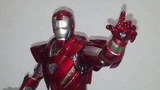 ARTICULATE - HOT TOYS SILVER CENTURION POSES & COMPARISONS