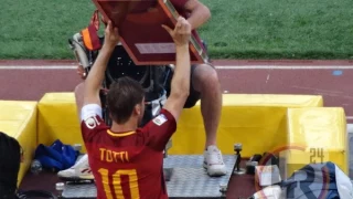 Discorso d'addio di Totti[INTEGRALE]