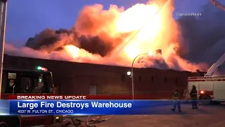 Extra-alarm fire rips through Chicago commercial building