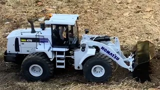 #tbt. Unboxing rc hydraulic wheel loader Komatsu WA470 and size comparison to TR213 (Huina 1583).