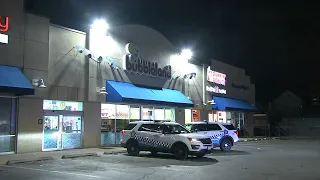 Woman stabbed inside Chicago laundromat, police say