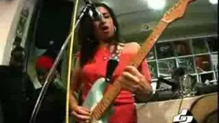 Amy Winehouse, Stronger Than Me (unplugged)