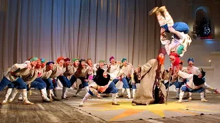 The buffoons merrymaking (Skomorokhi). Igor Moiseyev Ballet