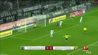 ROMAN BURKI PASS   Gundogan gets free from Gladbach's man marking SD