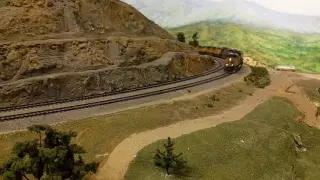 Giant Union Pacific Intermodal Trains on Tehachapi Loop