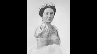 Elizabeth Bowes-Lyon - The Queen Mother // 101 years - 101 photos