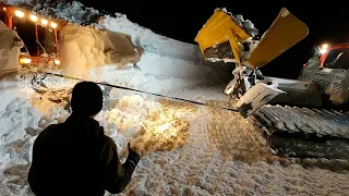 Tucker Sno-Cat Recovery! Buried 12ft Deep. PistenBully 400 Helps Out