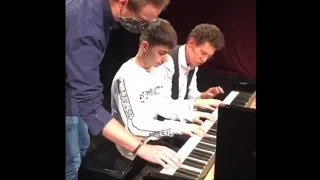 Playing Ludovico Einaudi on Piano with an absolute great Fan of mine! – Liridon, Niklas and me.