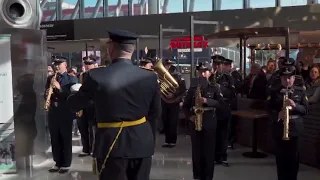 Himno Nacional - Interpretación de la Banda del Aeropuerto de Ezeiza y de la Escuela de Maury Paez