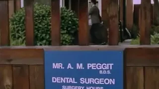 Mr.bean meet his dentist(funny video)