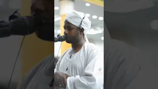 القارئ السوداني شيخ مجتبى إمام مسجد الميناء البري عطبرة قراءة طيبة وخاشعة حفظه الله ورعاه