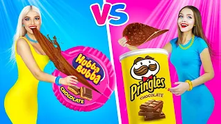 ¡Reto de comida REAL vs de CHOCOLATE durante 24 horas! || Castillo de chocolate y Play-Doh de RATATA