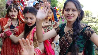 महिला बरातियों का जबरदस्त डांस  !! Kumaoni Marriage Dance !! Pahadi Shadi in uttarakhand !!