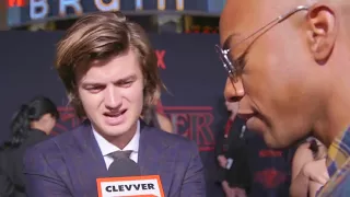 Stranger Things Cast Plays Would You Rather? [RUS]