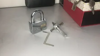 [42] Open Genuine Solex Padlock without key or breaking it