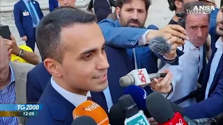 Processo a Di Maio, sfiduciato dai 5 Stelle ma espulsione congelata