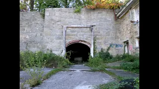 Abandoned Castle hill farm , Northbridge Massachusetts (2007)