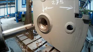 Operacion de centrado y mandrinado...(Centering and machining operation)