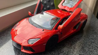 Lamborghini aventador 1/24 Maisto