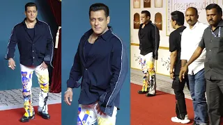 Salman Khan With Tight Security Arrives At Heeramandi Premiere | First Video In Public