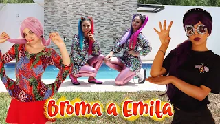 Gaby y Gilda tratan mal a Emita -  Gaby y Gilda