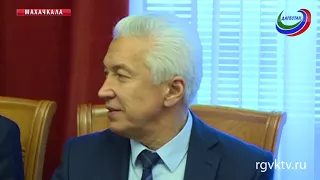 Врио главы Дагестана встретился с послом Непала в России