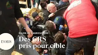 Salon de l'Agriculture : des CRS à terre au milieu d'un stand d'élevage après des heurts