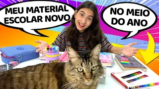 MOSTRANDO MEU MATERIAL ESCOLAR NOVO NO MEIO DO ANO 2022 - Julia Mores