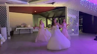 Танець нареченої 👰‍♀️ та дружок💃💃💐🎉