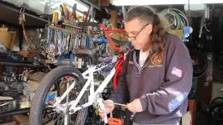 Crank Adjustment - Chain Line - Sunday Aaron Ross EX Pro BMX Bike Repair Finale - BikemanforU