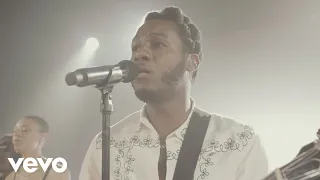 Leon Bridges - River (Live in Los Angeles)