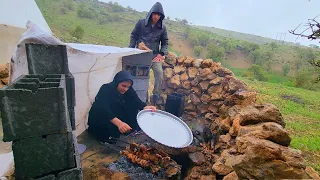 "Rainy and heartwarming; Comrade Abulfazl's arrival to help build the house"