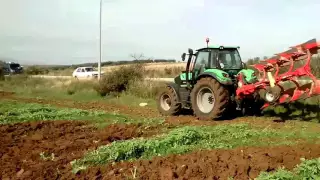 Deutz-Fahr 6160 P Plowing όργωμα σιτοχώρι σερρών το βίντεο τραβήχτηκε από κινητό τηλέφωνο