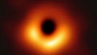 Czy czarna dziura jest dziurą?