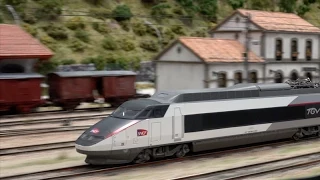 Jouef (H0 1:87) - HJ2231 - TGV Sud-Est nouvelle livrée "Carmillon"