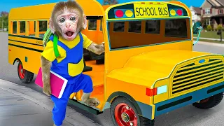 KiKi Monkey tries to catch Magic School Bus in time | KUDO ANIMAL KIKI