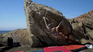 Boulder en Pedra Rubia (Variante piramide 6b+)