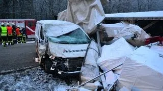 Lkw Unfall auf der B20 bei Marktl