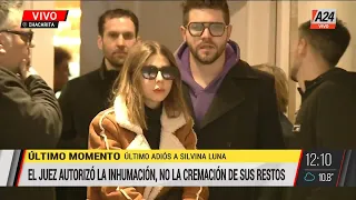 ⚫ Familiares y amigos despiden a Silvina Luna en el velatorio ⚫