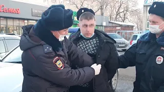 В Уссурийске по горячим следам задержан подозреваемый в краже кошелька и банковской карты