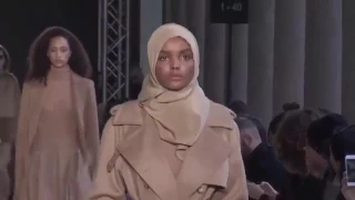 Max Mara Runway Milan Italy Fall Winter 2017- 2018collaction Milan Fashion Week