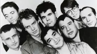 OINGO BOINGO - we close our eyes