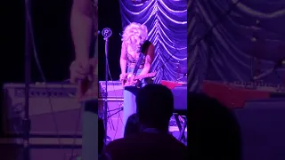 Samantha Fish Live at Wooly's Des Moines rocking the cigar box guitar on her song Crow Jane!