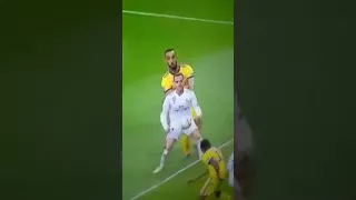 Lucas Vazquez action with Mehdi Benatia (Real Madrid 1-3 Juventus)