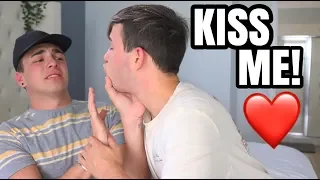 KISSING CHALLENGE WITH MY BOYFRIEND!