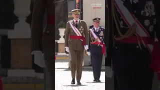 Felipe VI vuelve a jurar bandera 40 años después en la Academia General Militar