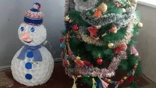 Снеговик из одноразовых стаканчиков